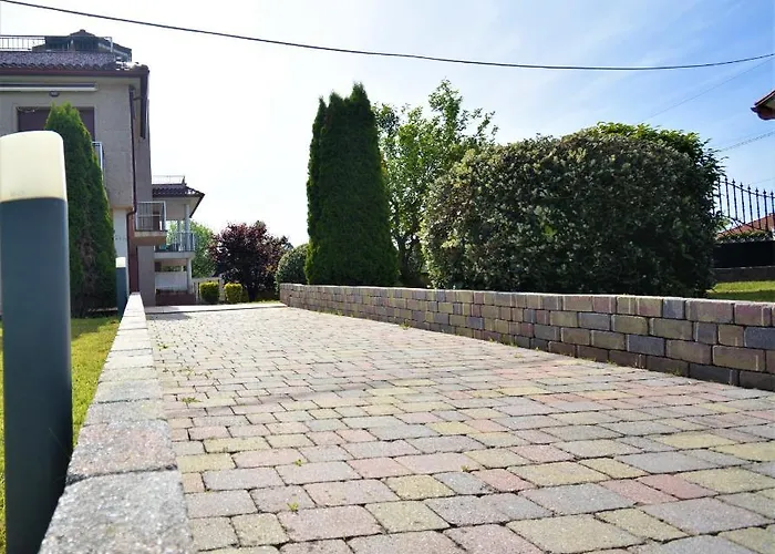 Con Piscina Proximo A Апартаменты Санхенхо